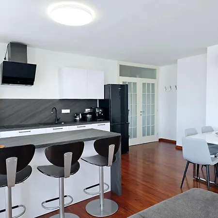 Apartman Astral With A Private Parking Space *