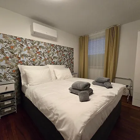 Apartman Astral With A Private Parking Space